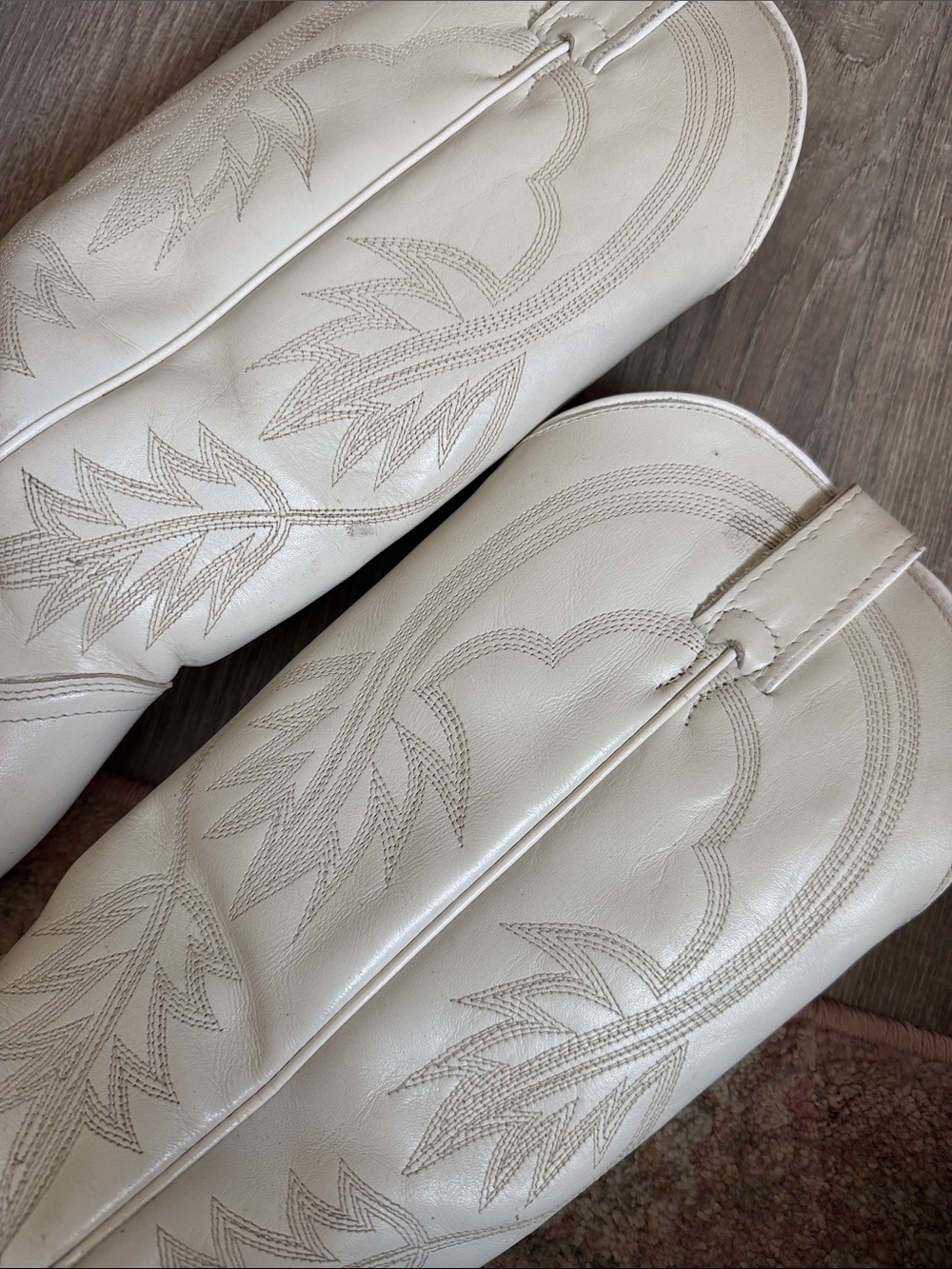 Women’s Authentic White Leather Cowboy Boots - Picture 2 of 5